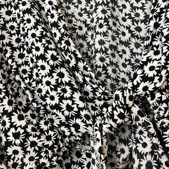 Set - Picture 2 of 2